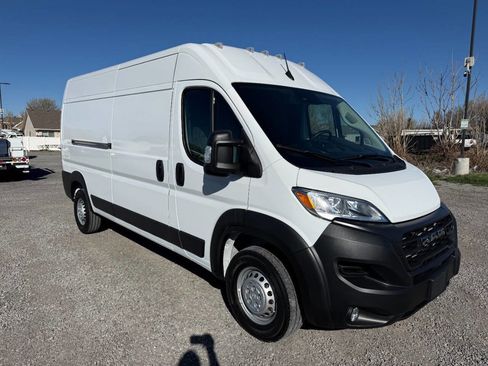 Used 2025 RAM ProMaster 2500 w/ Convenience Group FWD image 9