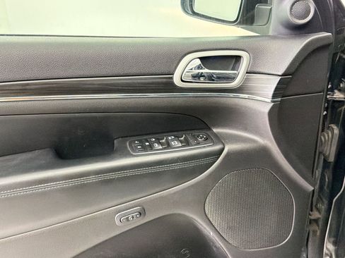 Used 2020 Jeep Grand Cherokee Limited w/ Luxury Group II image 13