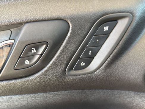 Used 2022 GMC Acadia AT4 w/ Preferred Package image 24