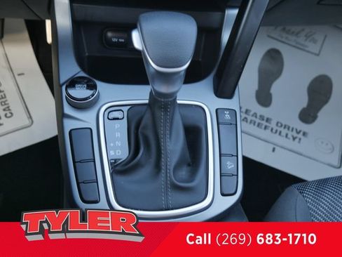 Used 2024 Kia Seltos LX AWD/4WD image 30