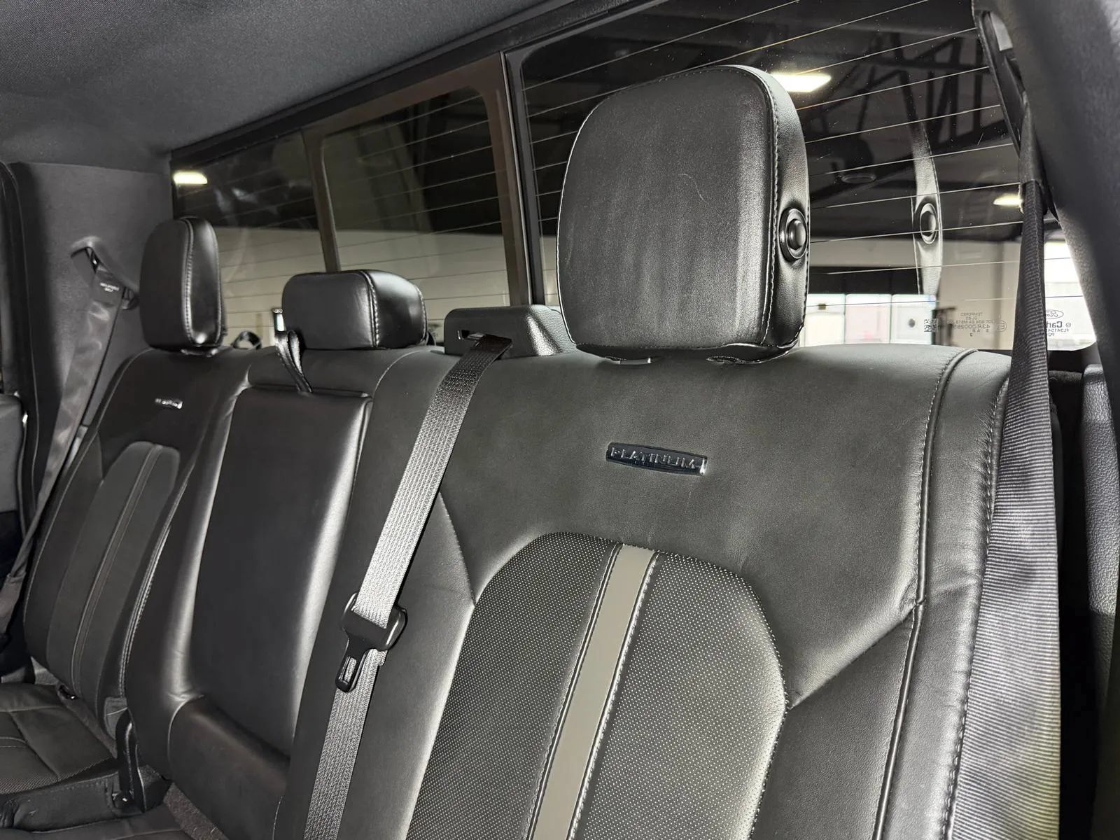 Used 2015 Ford F150 Platinum w/ Equipment Group 701A Luxury AWD/4WD image 19