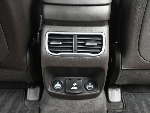 Used 2021 Hyundai Santa Fe Limited image 27