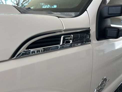 Used 2011 Ford F250 Lariat w/ Lariat Ultimate Pkg image 13
