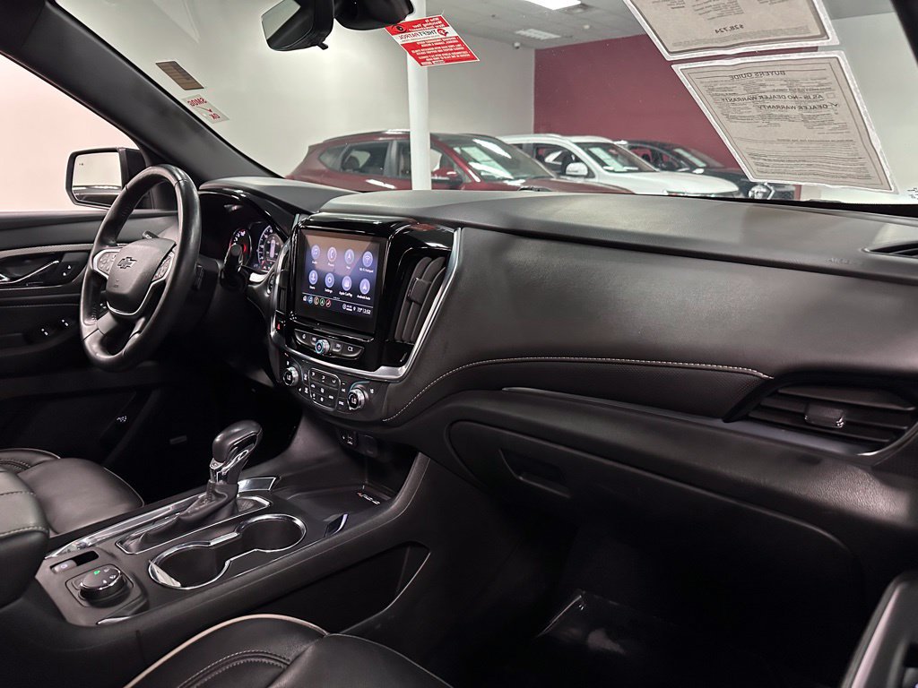 Used 2022 Chevrolet Traverse Premier w/ Redline Edition AWD/4WD image 35