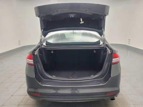 Used 2018 Ford Fusion SE FWD image 29