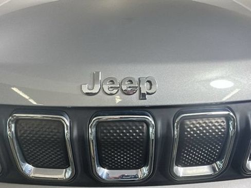 Used 2022 Jeep Compass Latitude AWD/4WD image 8