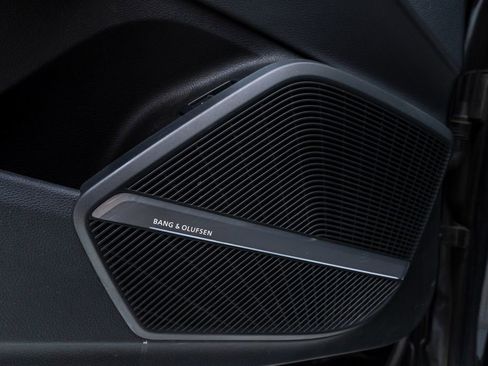 Used 2018 Audi Q5 2.0T Premium Plus w/ Premium Plus Package image 24