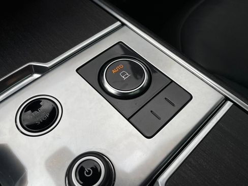 Used 2023 Land Rover Range Rover SE image 30