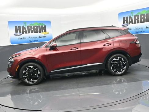 Used 2023 Kia Sportage SX image 2