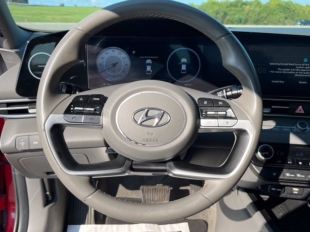Used 2023 Hyundai Elantra SEL w/ Convenience Package FWD image 12
