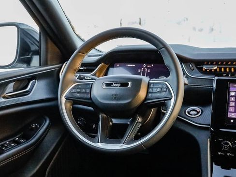 Certified 2024 Jeep Grand Cherokee L Laredo image 18