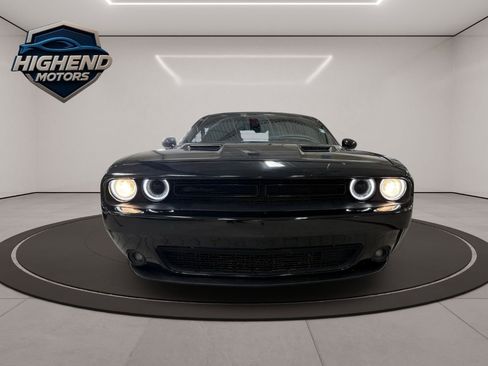 Used 2021 Dodge Challenger SXT w/ Blacktop Package image 9