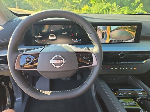 New 2025 Nissan Murano SL image 12