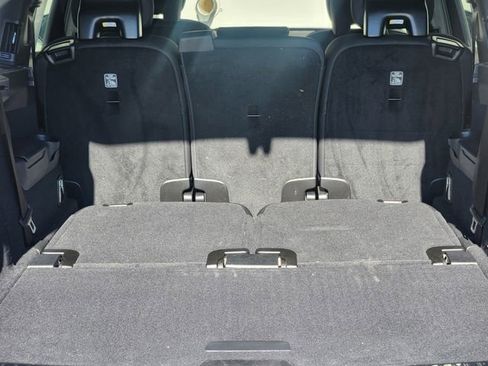Certified 2025 Volvo XC90 B5 Core w/ Climate Package image 18