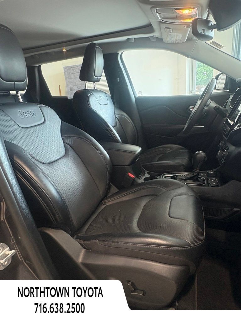 Used 2022 Jeep Cherokee Limited AWD/4WD image 13