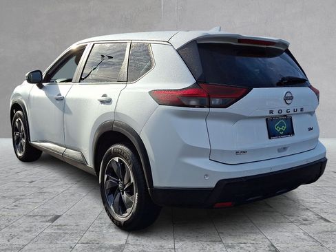 Used 2024 Nissan Rogue SV FWD image 7