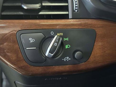 Used 2023 Audi A4 2.0T Premium w/ Convenience Package image 21