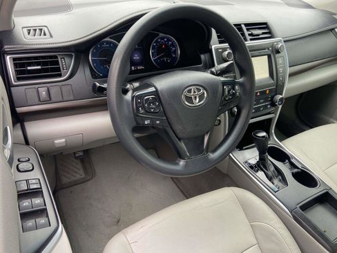 Used 2017 Toyota Camry LE image 7