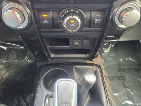 Used 2021 Toyota 4Runner TRD Off-Road Premium w/ Moonroof Package AWD/4WD image 30