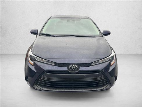 Used 2025 Toyota Corolla LE image 2
