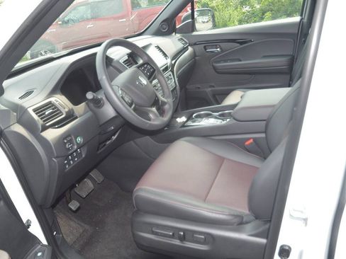 Used 2026 Honda Ridgeline Black Edition image 11