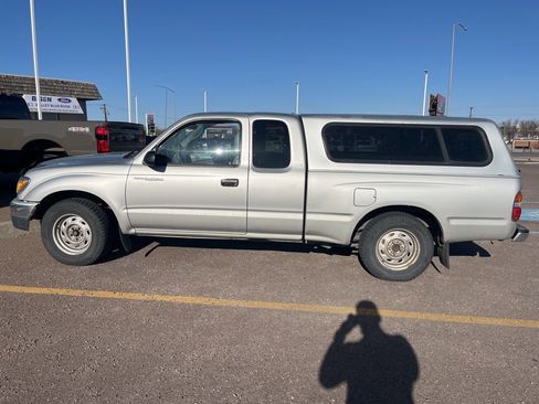 Used 2002 Toyota Tacoma 2WD Xtracab image 6
