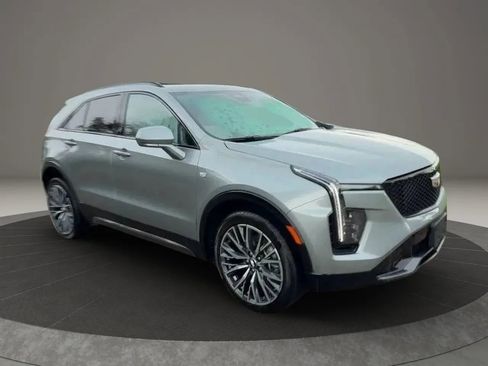 Used 2024 Cadillac XT4 Sport image 7