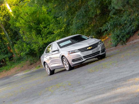 Used 2019 Chevrolet Impala LT FWD image 44