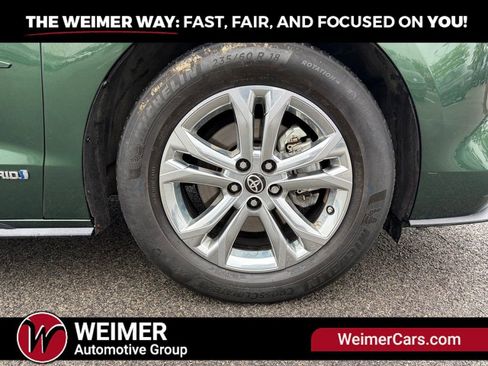 Used 2021 Toyota Sienna Platinum AWD/4WD image 12