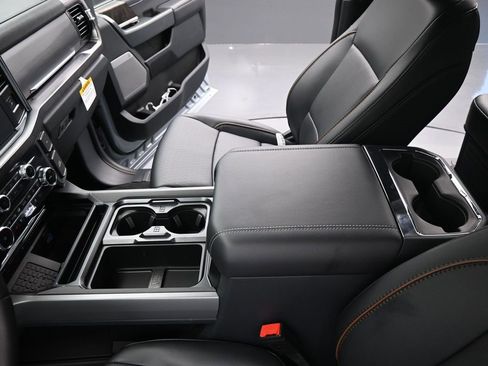 New 2026 Ford F250 Lariat w/ Black Appearance Package image 7