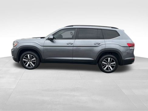 Used 2021 Volkswagen Atlas SE image 2