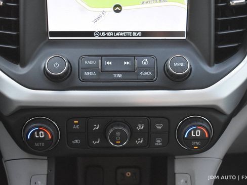 Used 2018 GMC Acadia SLT w/ LPO, Floor Liner Package AWD/4WD image 27