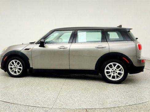 Used 2017 MINI Cooper Clubman FWD image 8