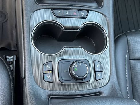 Used 2023 GMC Acadia SLT w/ Preferred Package FWD image 35
