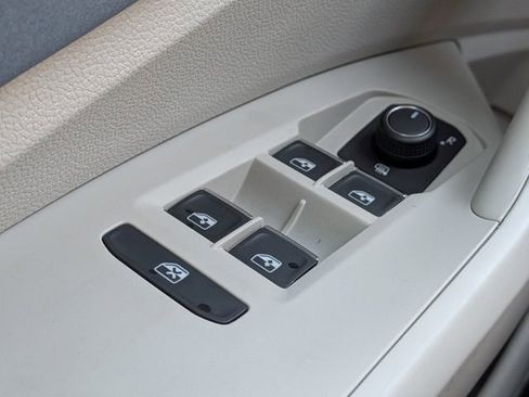 New 2026 Volkswagen Jetta SE FWD image 29
