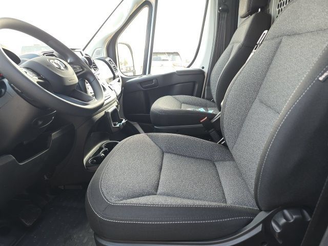Used 2025 RAM ProMaster 2500 FWD image 11
