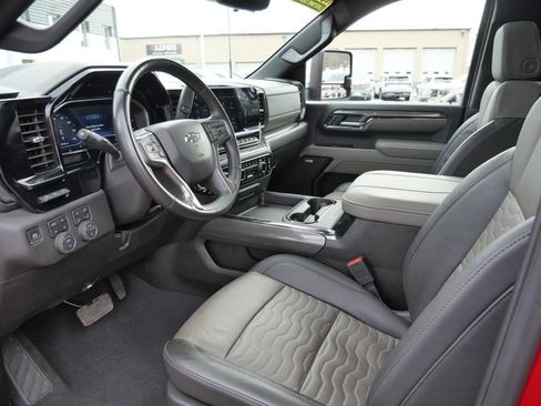 Used 2025 Chevrolet Silverado 2500 ZR2 w/ Technology Package AWD/4WD image 35