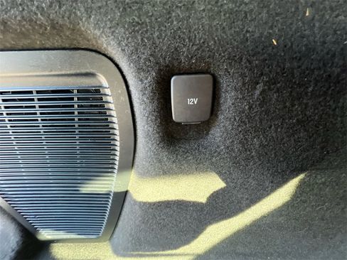 Used 2023 Lincoln Corsair AWD image 33