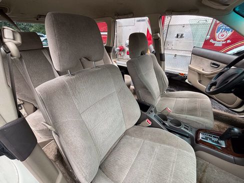 Used 2002 Subaru Outback Wagon AWD/4WD image 16