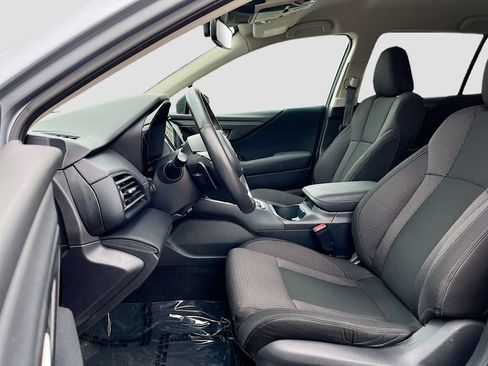 Used 2024 Subaru Outback Premium AWD/4WD image 19