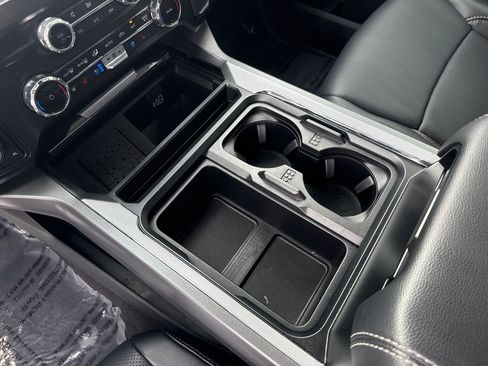 Used 2024 Ford F250 Lariat w/ Tremor Off-Road Package image 17