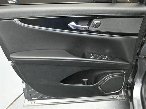 Certified 2023 Lincoln Nautilus Reserve w/ Monochromatic Package image 20