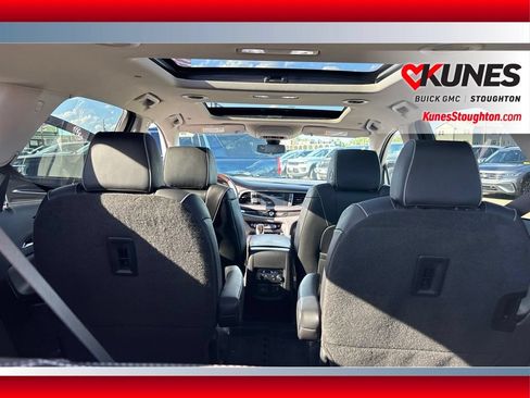 Used 2019 Buick Enclave Avenir w/ Avenir Technology Package AWD/4WD image 24