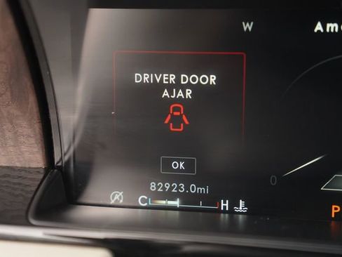 Used 2019 Lincoln Navigator L Reserve image 28