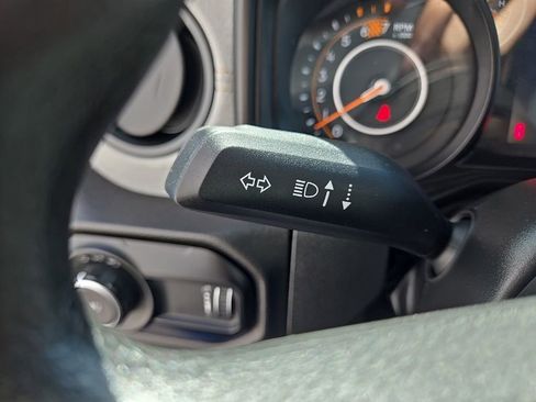 Used 2025 Jeep Wrangler Sport AWD/4WD image 20