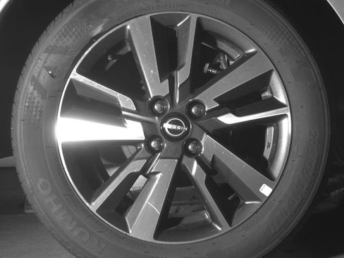 Used 2025 Nissan Versa SV FWD image 15