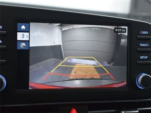 Used 2025 Hyundai Elantra Blue image 14