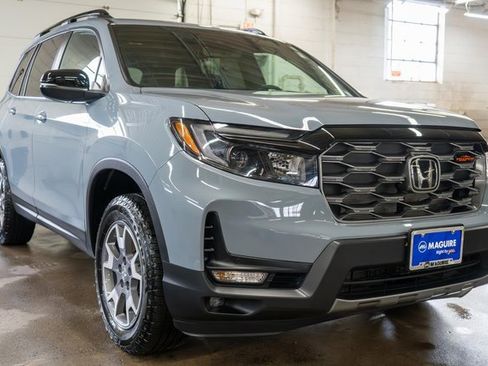 Used 2023 Honda Passport TrailSport image 4