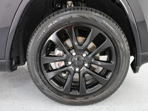Used 2019 Jeep Grand Cherokee Altitude AWD/4WD image 82