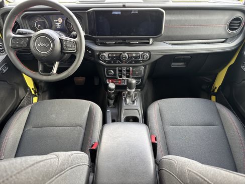 Used 2024 Jeep Wrangler Unlimited Rubicon w/ Technology Group image 4